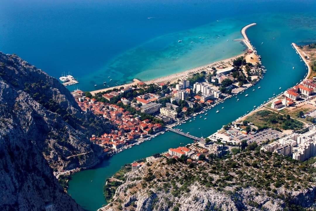New Apartment Neda Omiš Esterno foto